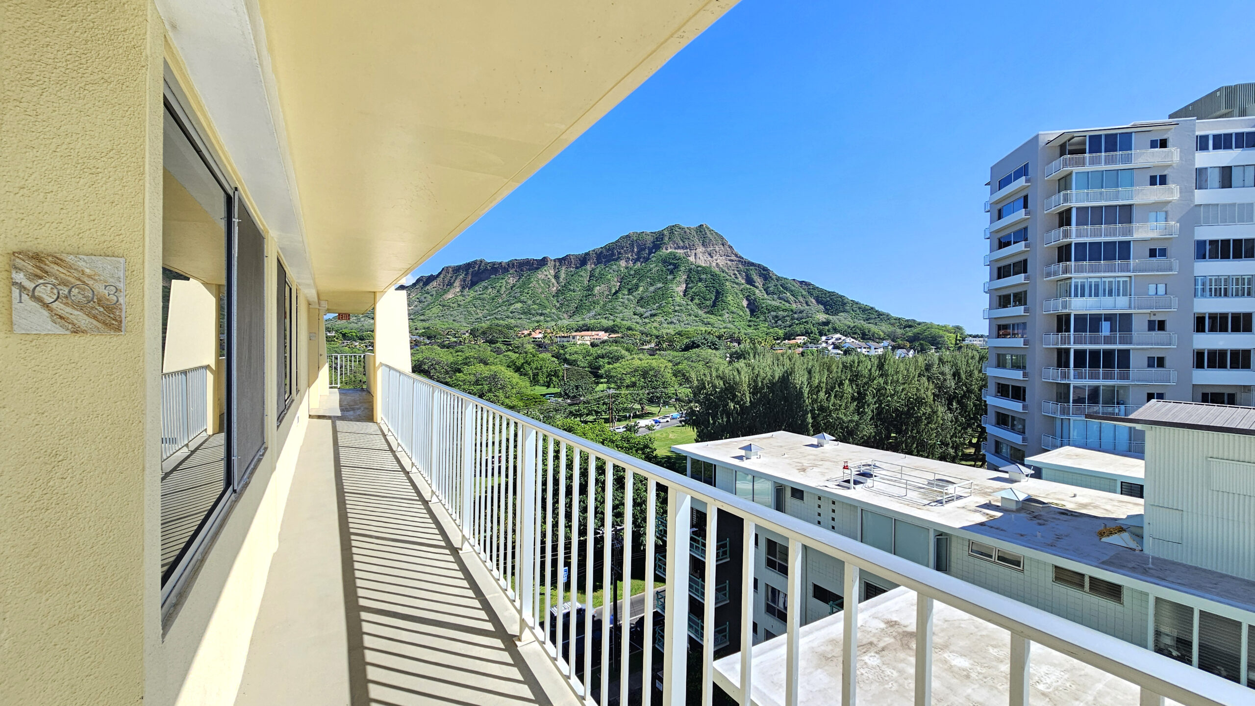Diamond Head Beach Hotel, vacation rentals near Diamond Head side of Waikiki